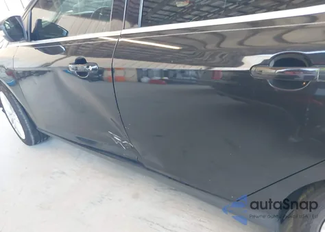 2013 Ford Focus Titanium z USA, uszkodzony, nr VIN 1FADP3J20DL143491